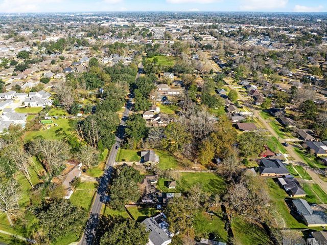 5017 Floynell Dr, Baton Rouge, LA 70809