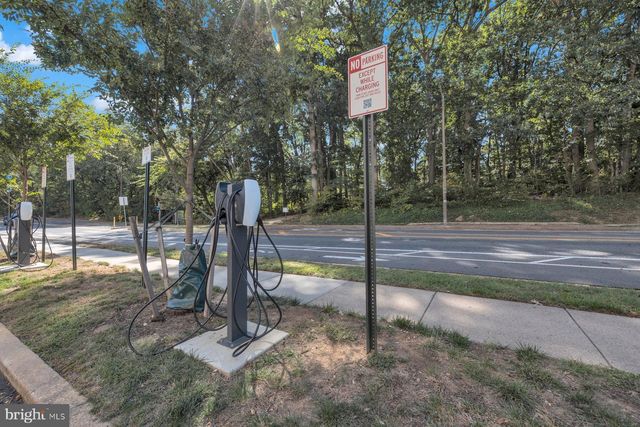 2500 N VAN DORN ST #817, Alexandria, VA 22302