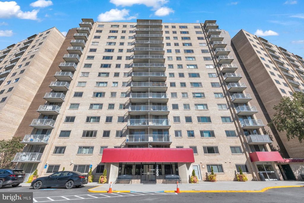 2500 N VAN DORN ST #817, Alexandria, VA 22302