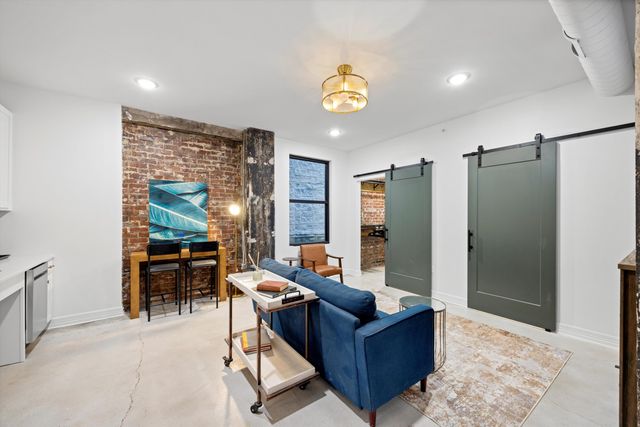 117 E 7th Street 207-C, Chattanooga, TN 37402