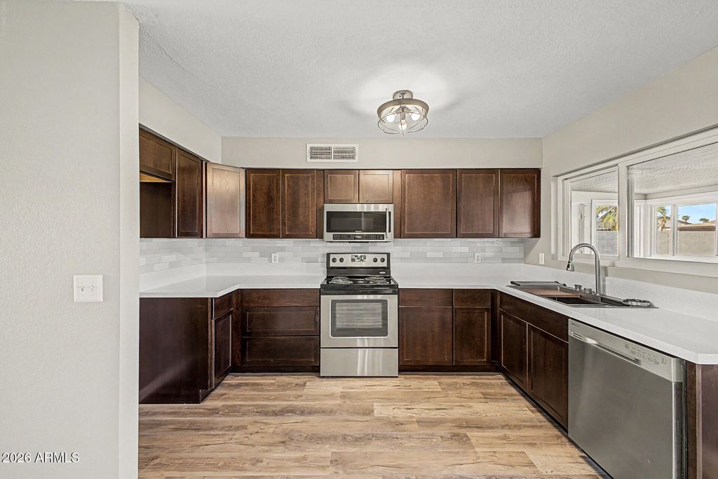 2724 E Holmes Avenue, Mesa, AZ 85204 — photo 2