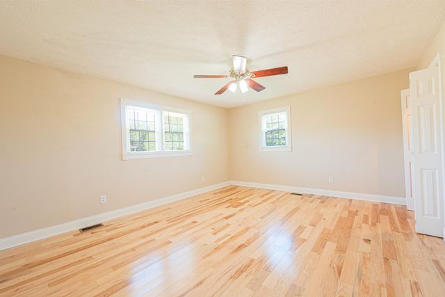 415 S Dogwood Drive, Berea, KY 40403