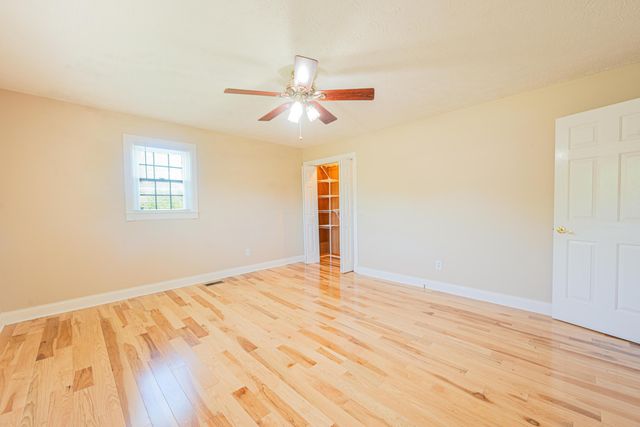 415 S Dogwood Drive, Berea, KY 40403