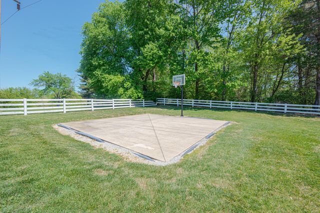415 S Dogwood Drive, Berea, KY 40403