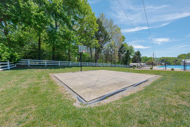 415 S Dogwood Drive, Berea, KY 40403