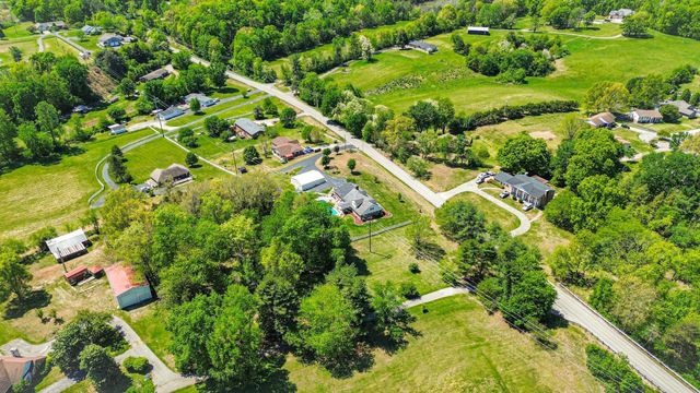 415 S Dogwood Drive, Berea, KY 40403