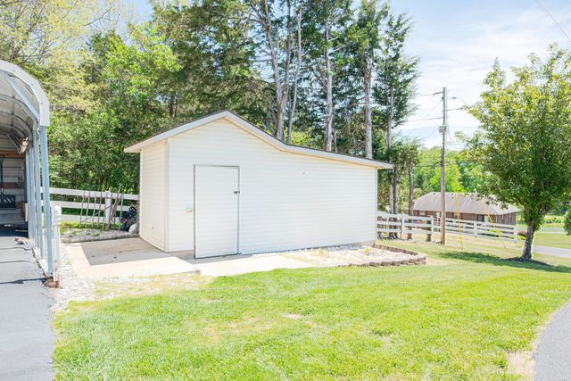 415 S Dogwood Drive, Berea, KY 40403