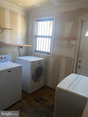 206 W LORRAINE AVE, Baltimore, MD 21211