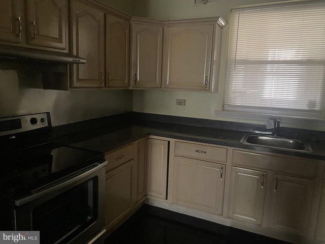 206 W LORRAINE AVE, Baltimore, MD 21211