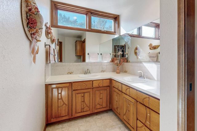 119 STEEPLECHASE Drive, Tijeras, NM 87059