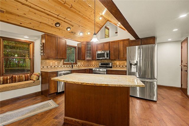 195 Colonial Lane, Dayton, OH 45429