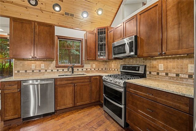 195 Colonial Lane, Dayton, OH 45429