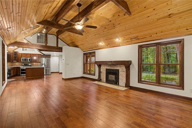195 Colonial Lane, Dayton, OH 45429