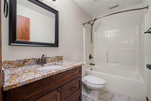 195 Colonial Lane, Dayton, OH 45429