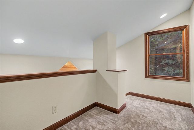 195 Colonial Lane, Dayton, OH 45429