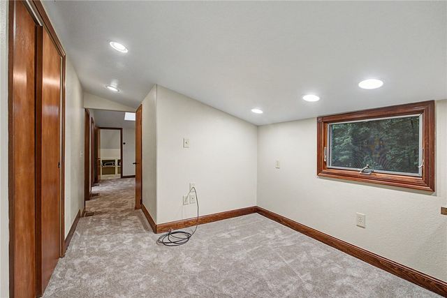 195 Colonial Lane, Dayton, OH 45429