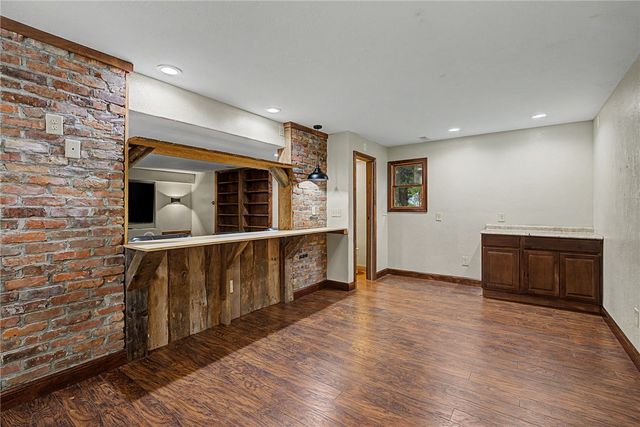 195 Colonial Lane, Dayton, OH 45429