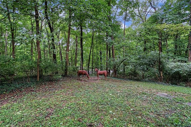 195 Colonial Lane, Dayton, OH 45429