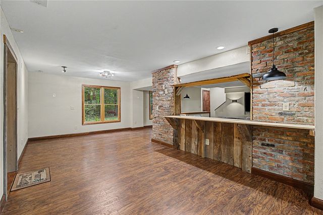 195 Colonial Lane, Dayton, OH 45429