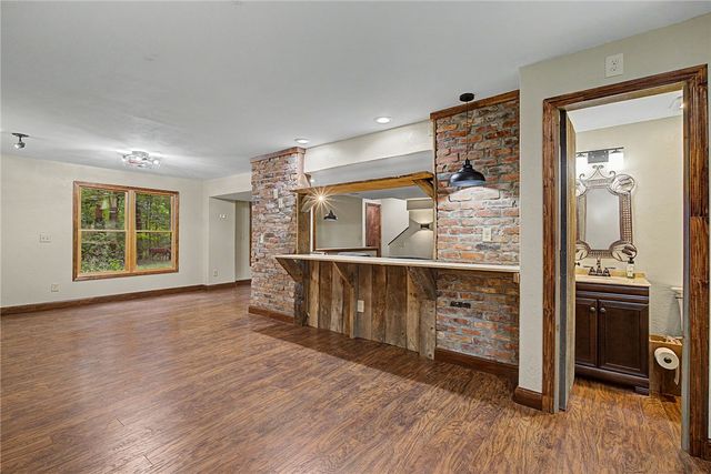 195 Colonial Lane, Dayton, OH 45429