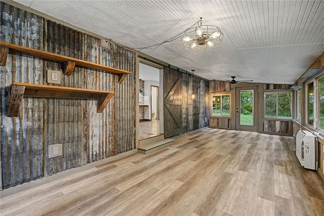 195 Colonial Lane, Dayton, OH 45429