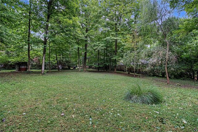 195 Colonial Lane, Dayton, OH 45429