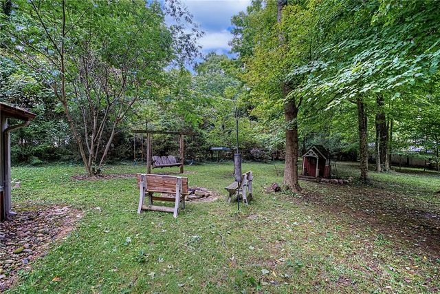 195 Colonial Lane, Dayton, OH 45429