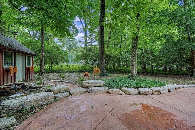 195 Colonial Lane, Dayton, OH 45429