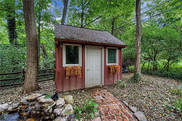 195 Colonial Lane, Dayton, OH 45429