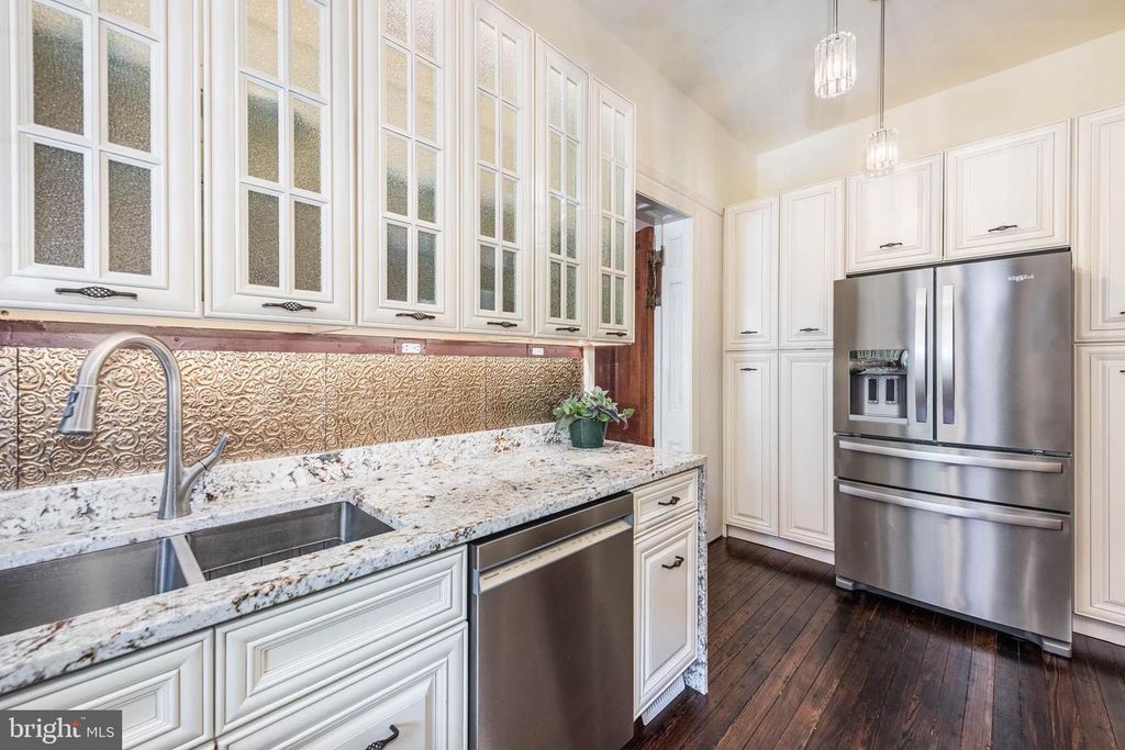 Image 14 of property listing at 1801 EUTAW PL, Baltimore, MD 21217