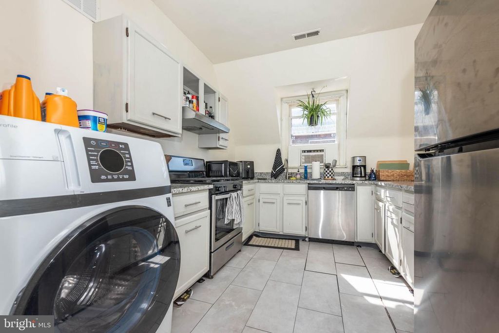 Image 35 of property listing at 1801 EUTAW PL, Baltimore, MD 21217