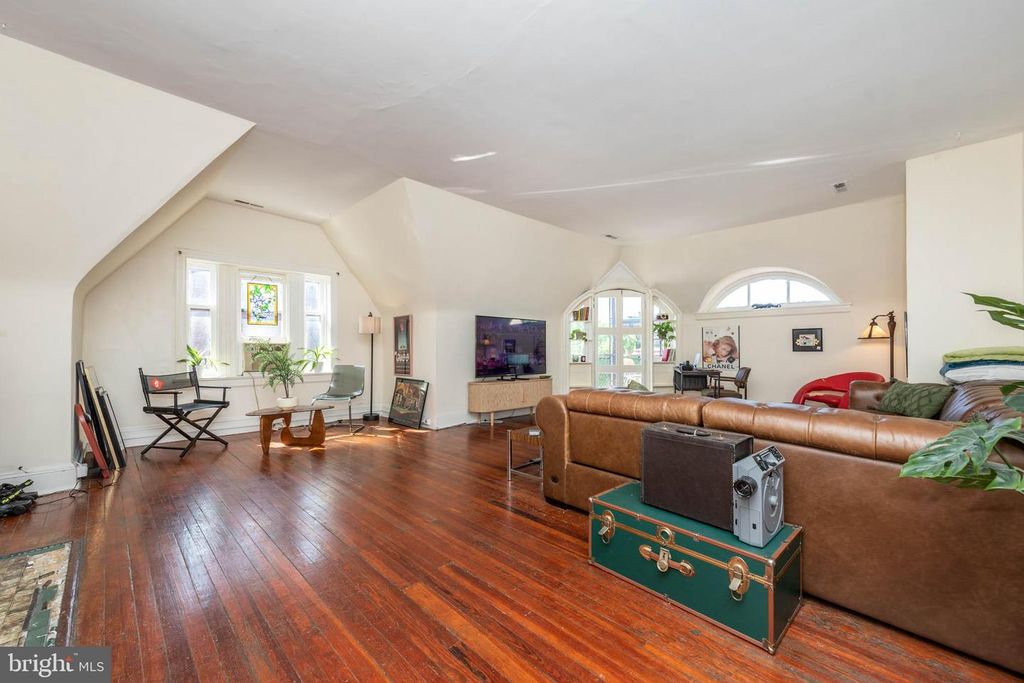 Image 37 of property listing at 1801 EUTAW PL, Baltimore, MD 21217