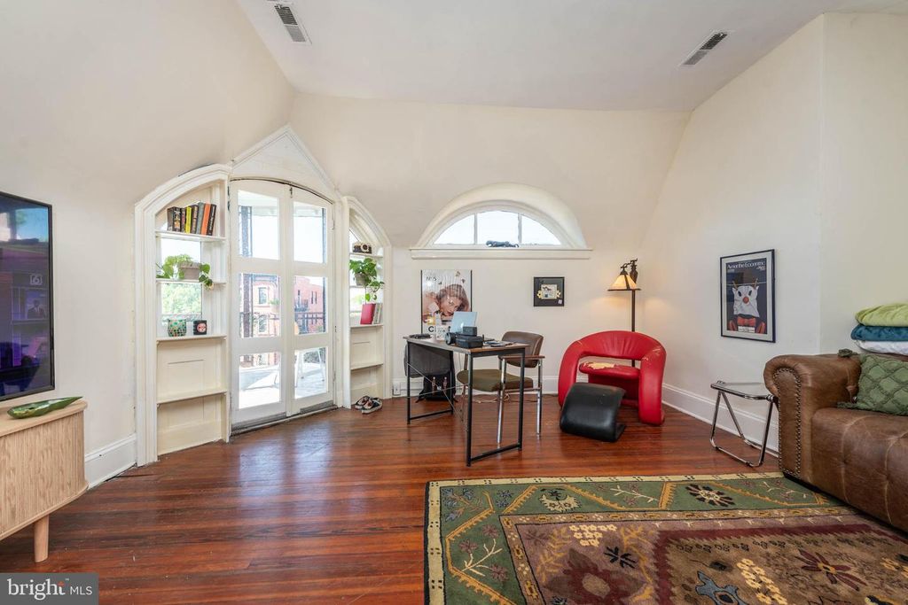 Image 39 of property listing at 1801 EUTAW PL, Baltimore, MD 21217
