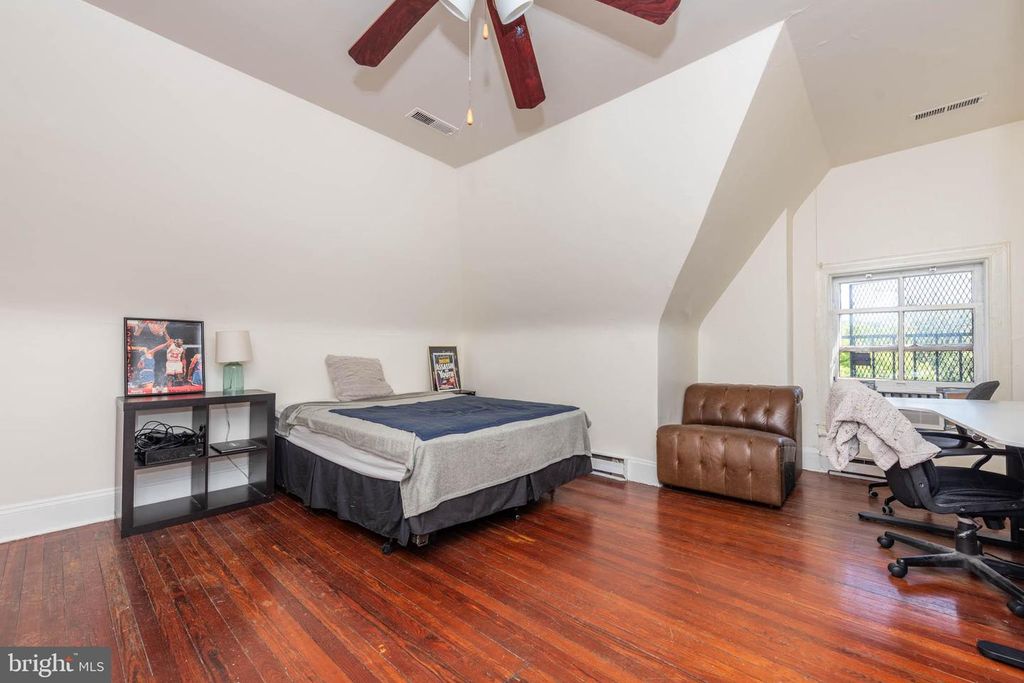 Image 45 of property listing at 1801 EUTAW PL, Baltimore, MD 21217