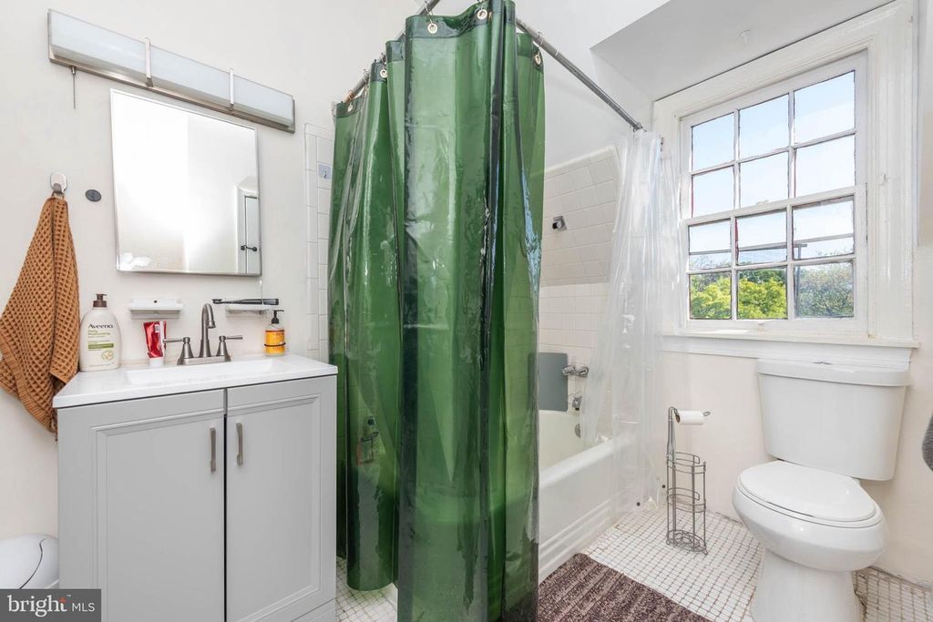 Image 47 of property listing at 1801 EUTAW PL, Baltimore, MD 21217