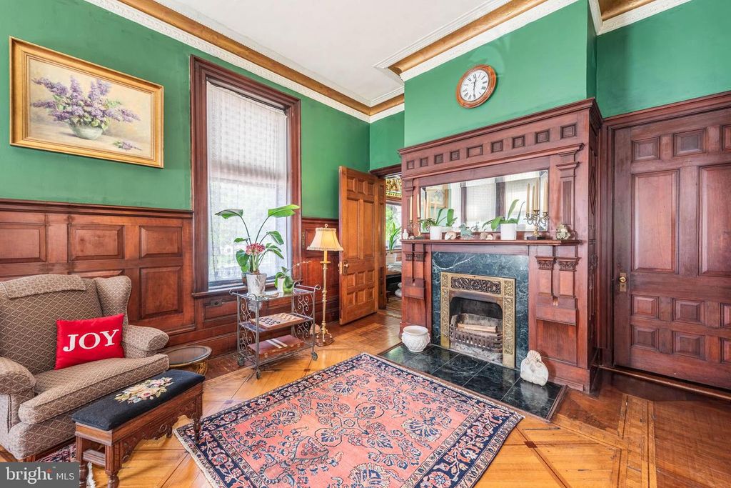 Image 6 of property listing at 1801 EUTAW PL, Baltimore, MD 21217