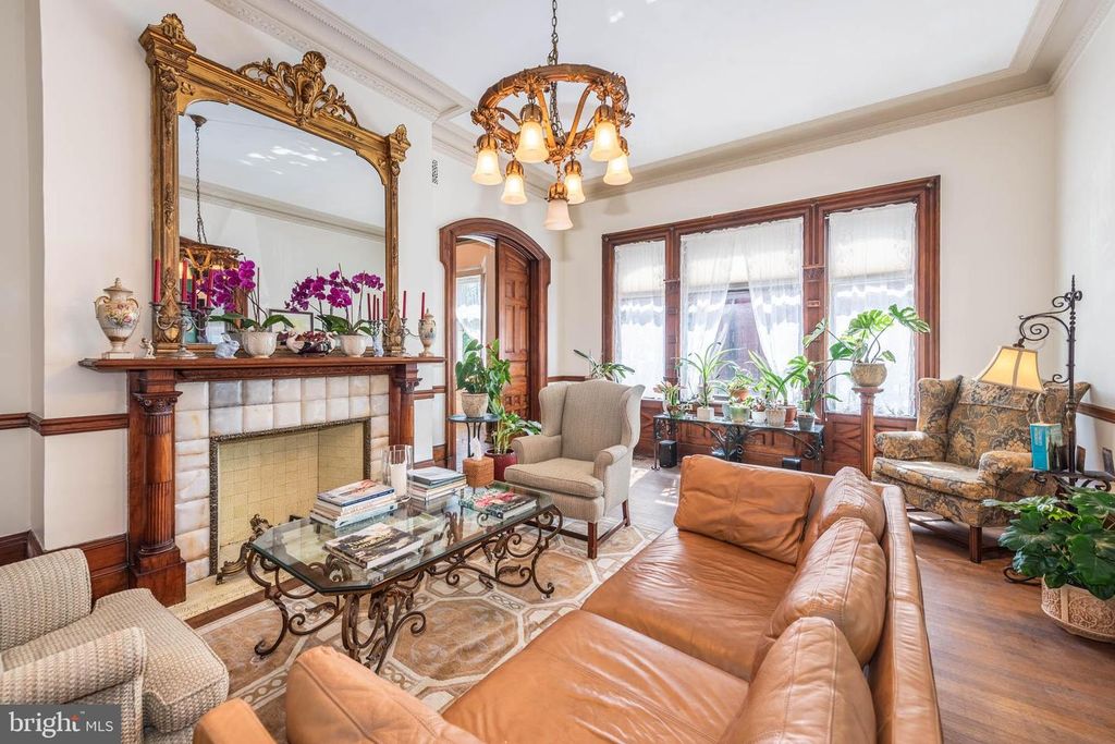 Image 7 of property listing at 1801 EUTAW PL, Baltimore, MD 21217