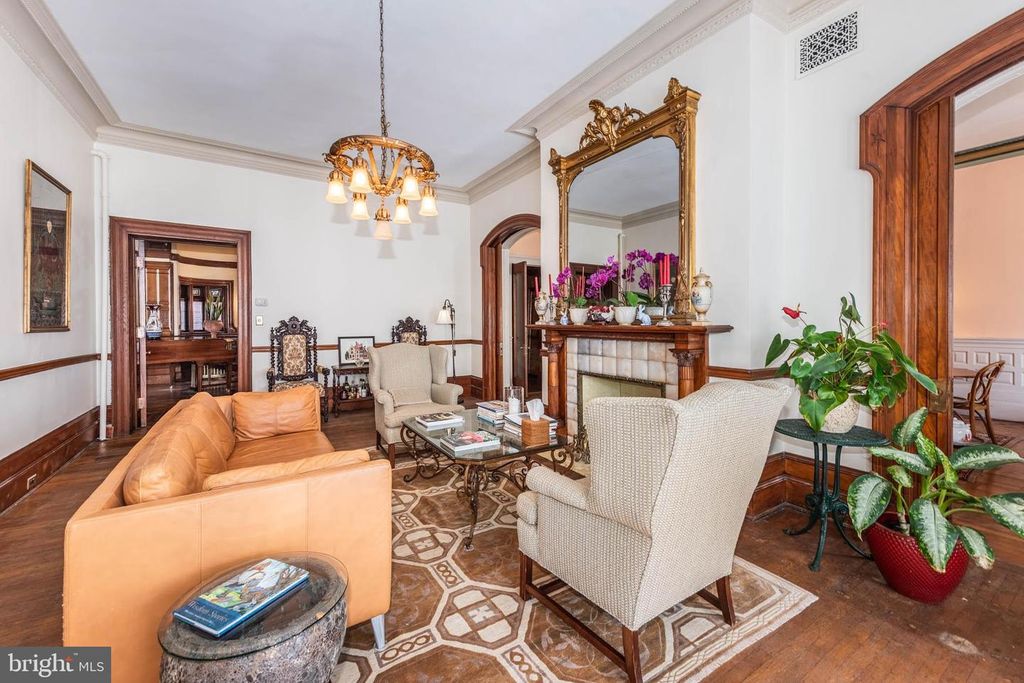 Image 8 of property listing at 1801 EUTAW PL, Baltimore, MD 21217