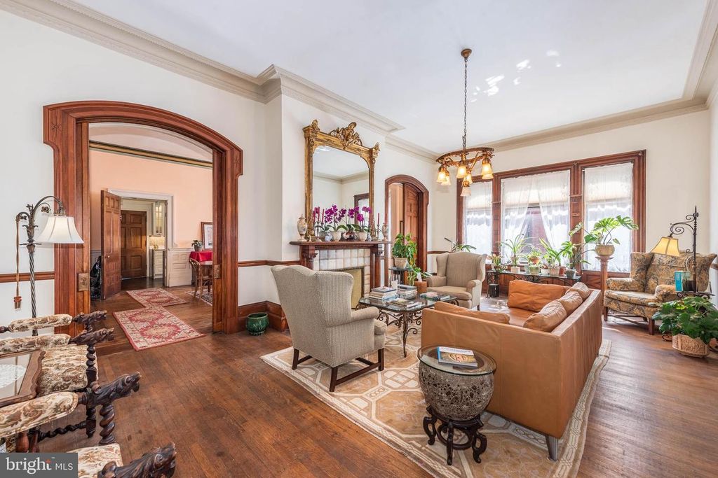 Image 9 of property listing at 1801 EUTAW PL, Baltimore, MD 21217