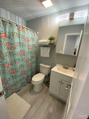 4719 Wildwood Dr, Milton, FL 32570