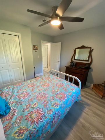 4719 Wildwood Dr, Milton, FL 32570