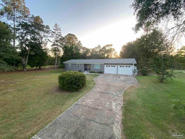 4719 Wildwood Dr, Milton, FL 32570