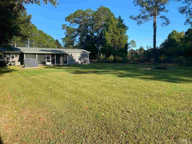 4719 Wildwood Dr, Milton, FL 32570
