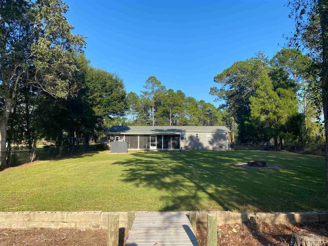 4719 Wildwood Dr, Milton, FL 32570