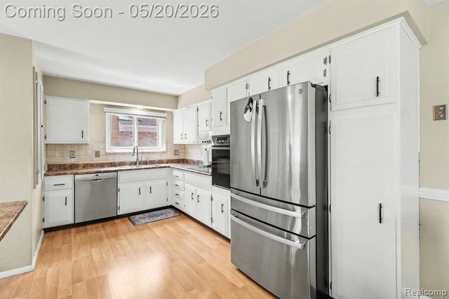 29146 Bonnie Drive, Warren, MI 48093