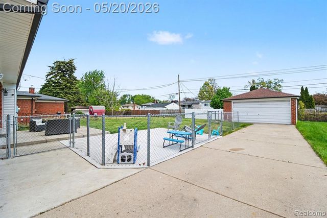 29146 Bonnie Drive, Warren, MI 48093