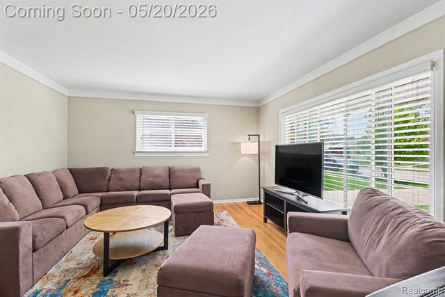 29146 Bonnie Drive, Warren, MI 48093