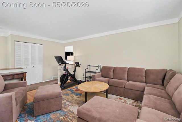 29146 Bonnie Drive, Warren, MI 48093