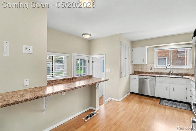 29146 Bonnie Drive, Warren, MI 48093