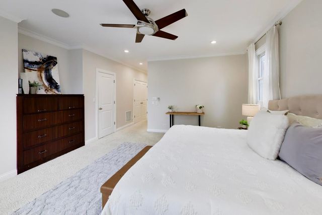 3414 N Oakley Avenue, Chicago, IL 60618